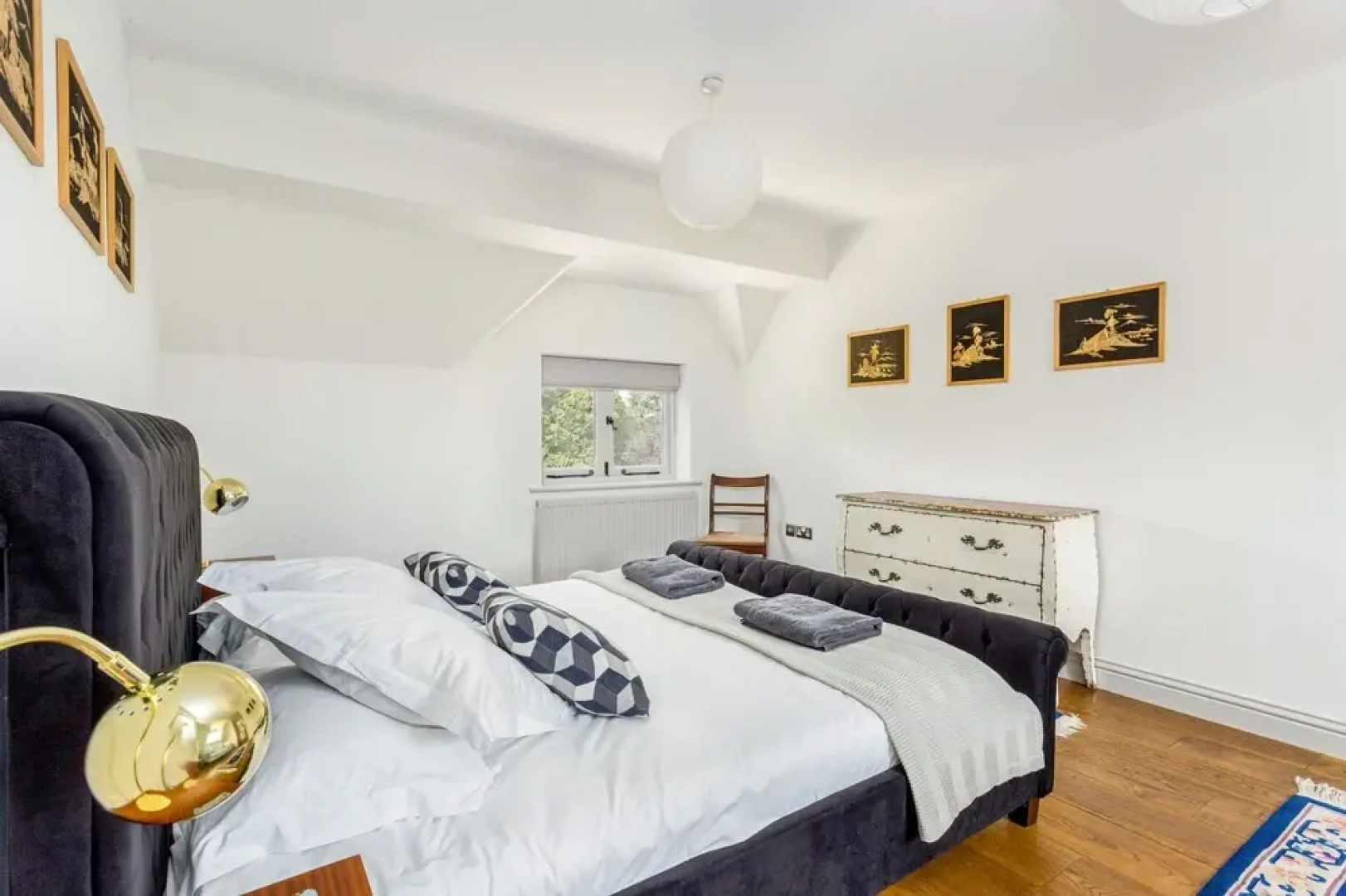 Spacious & Stylish Cotswold Family home