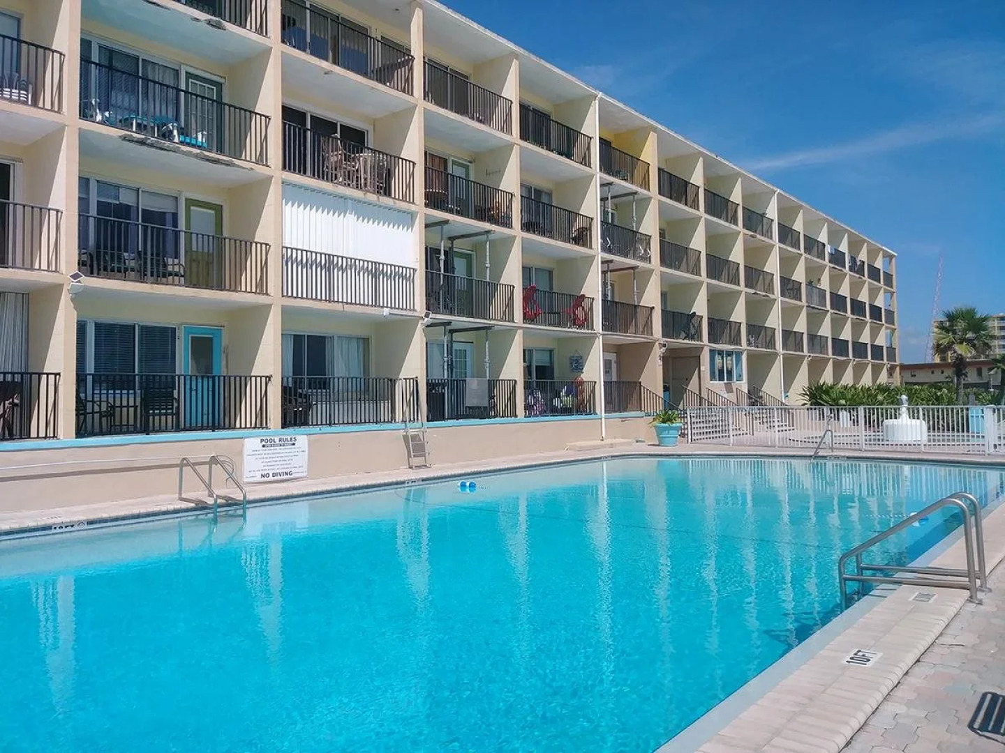 Daytona Inn Beach Resort