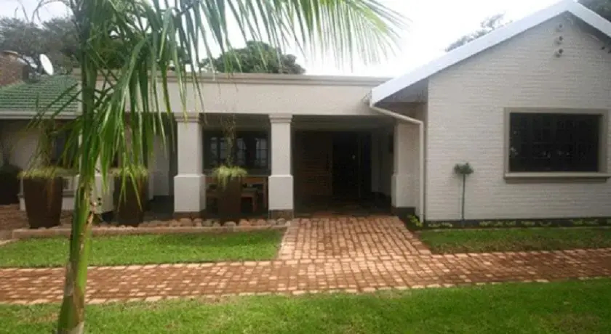 Ingwenya bed and breakfast