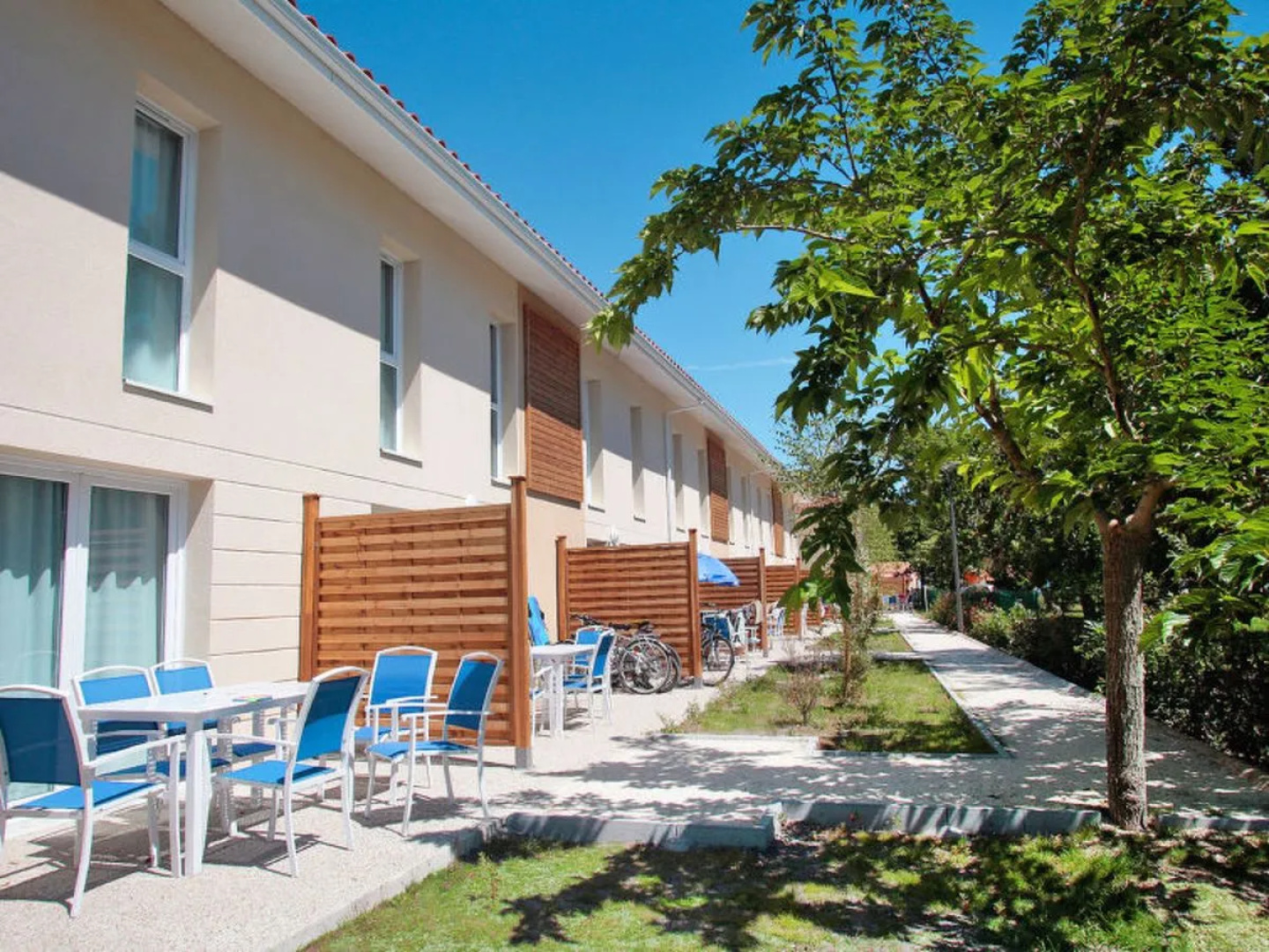 Le Petit Pont (HUT301)