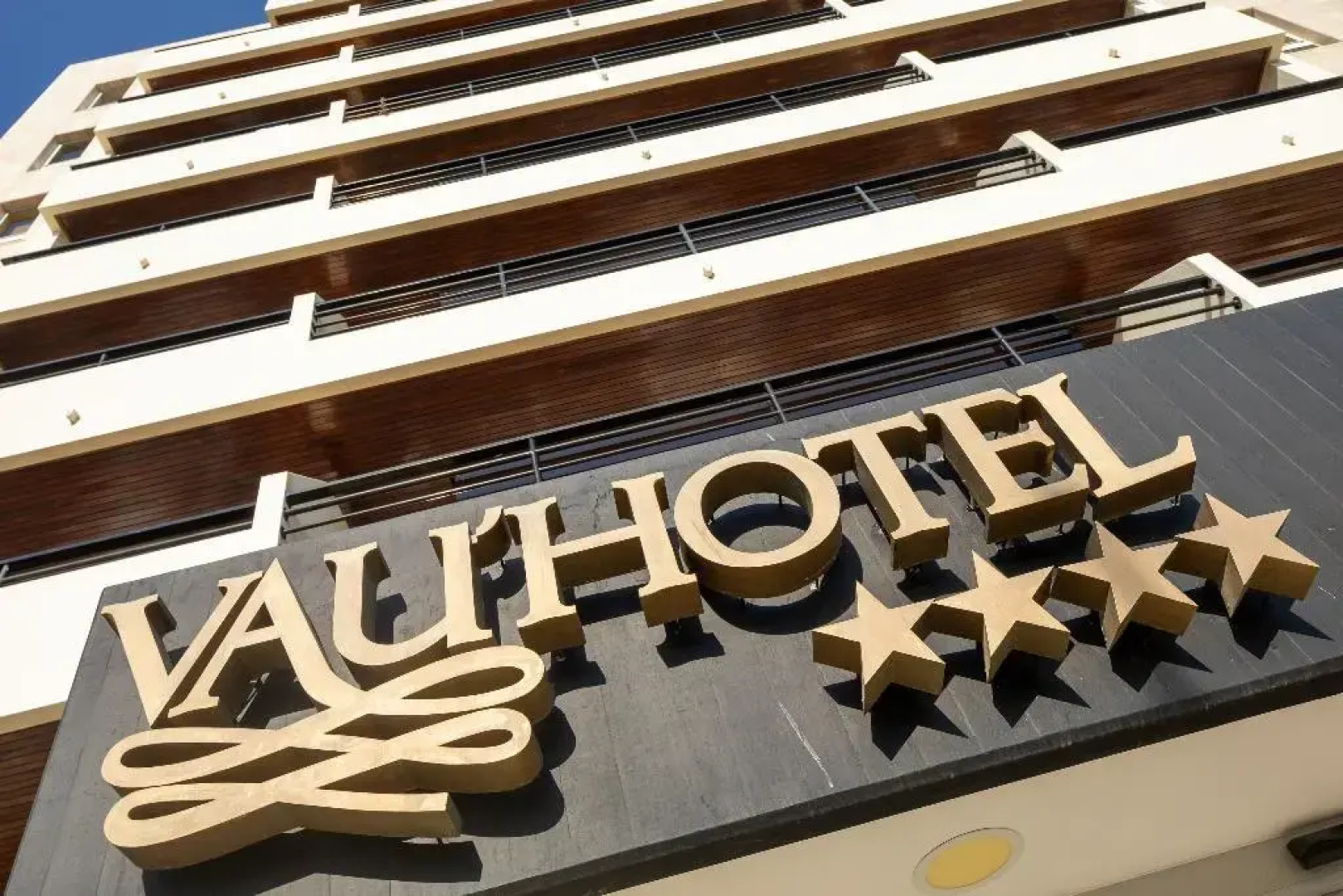 Interpass VAU Hotel