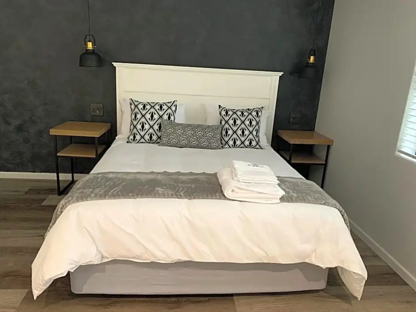 Coral Wood Self Catering Suites And BB