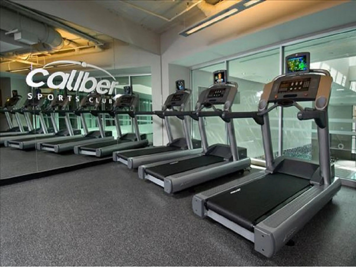 Global Luxury Suites at China Town