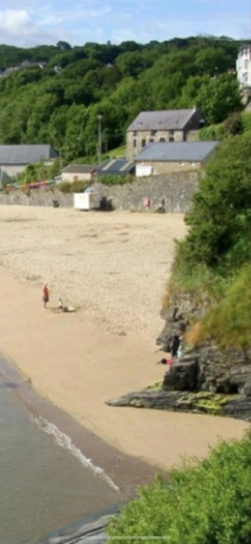 Captivating 4-bed House in West Wales