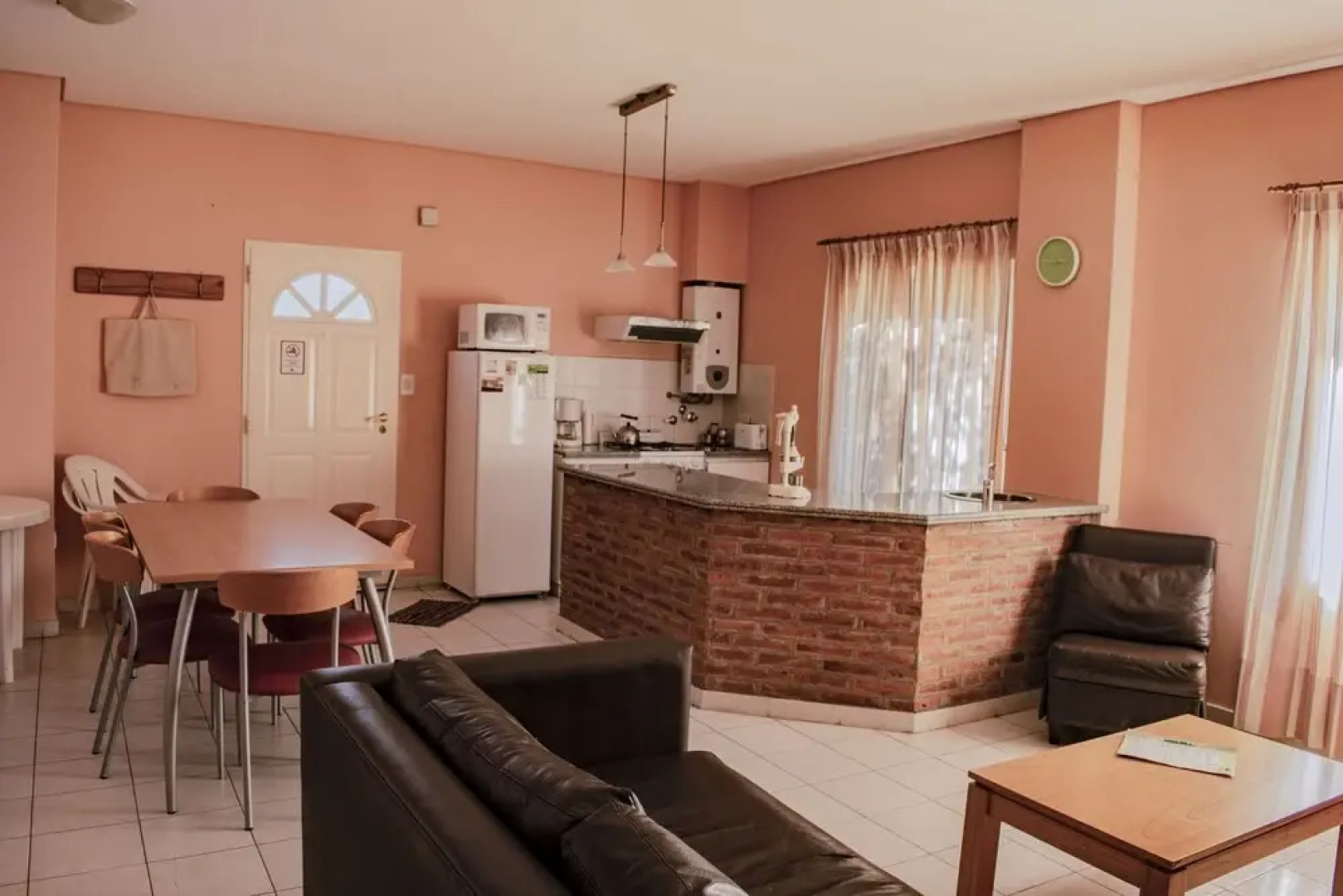 Los Robles Apart Hotel