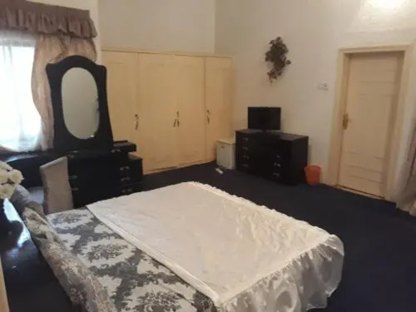 Hatfield Hotel And Suites