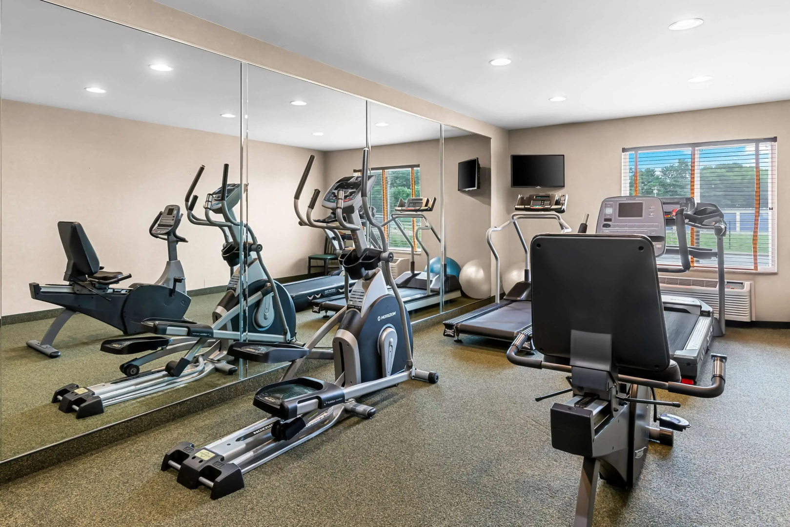 Best Western Legacy Inn & Suites Beloit/South Beloit