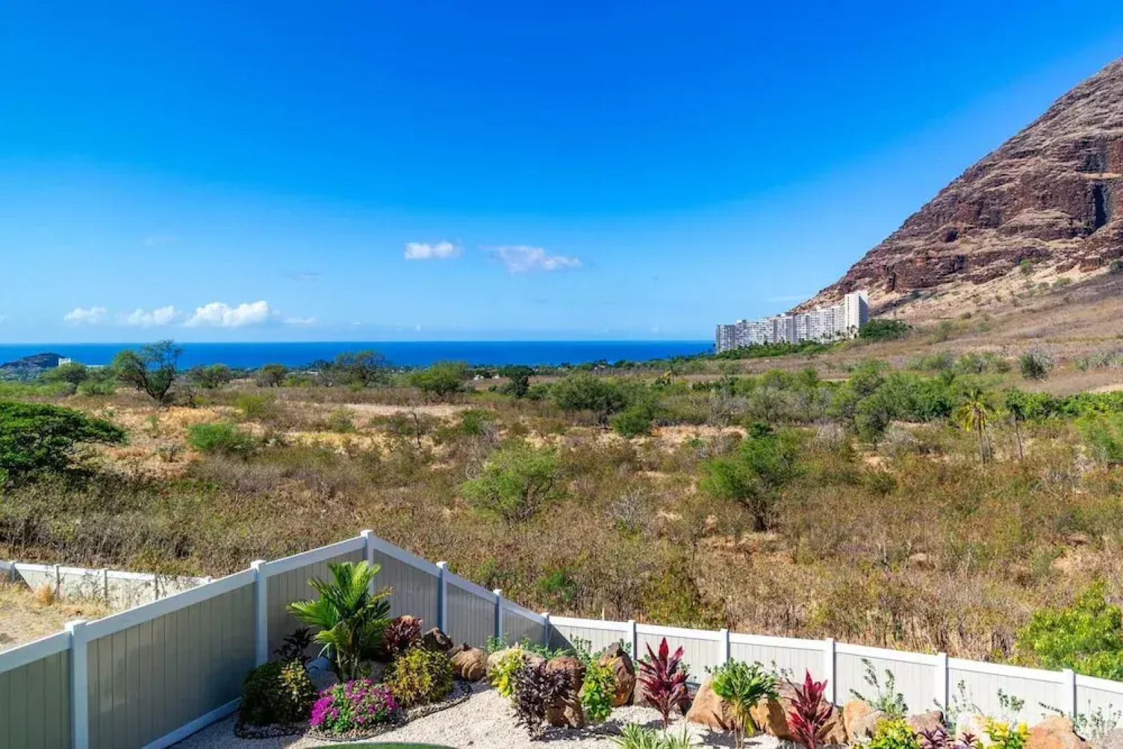 Sleeps 16, 2 Homes Ocean Views, Shared Pool + Gym, Near the Beach Avantstay