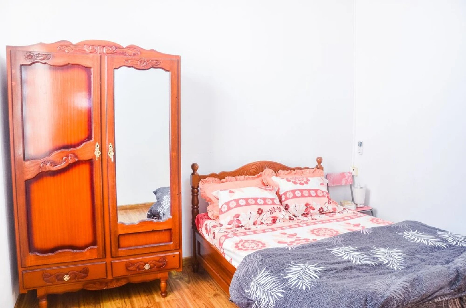 Charming 2-bed House in Chemin Grenier