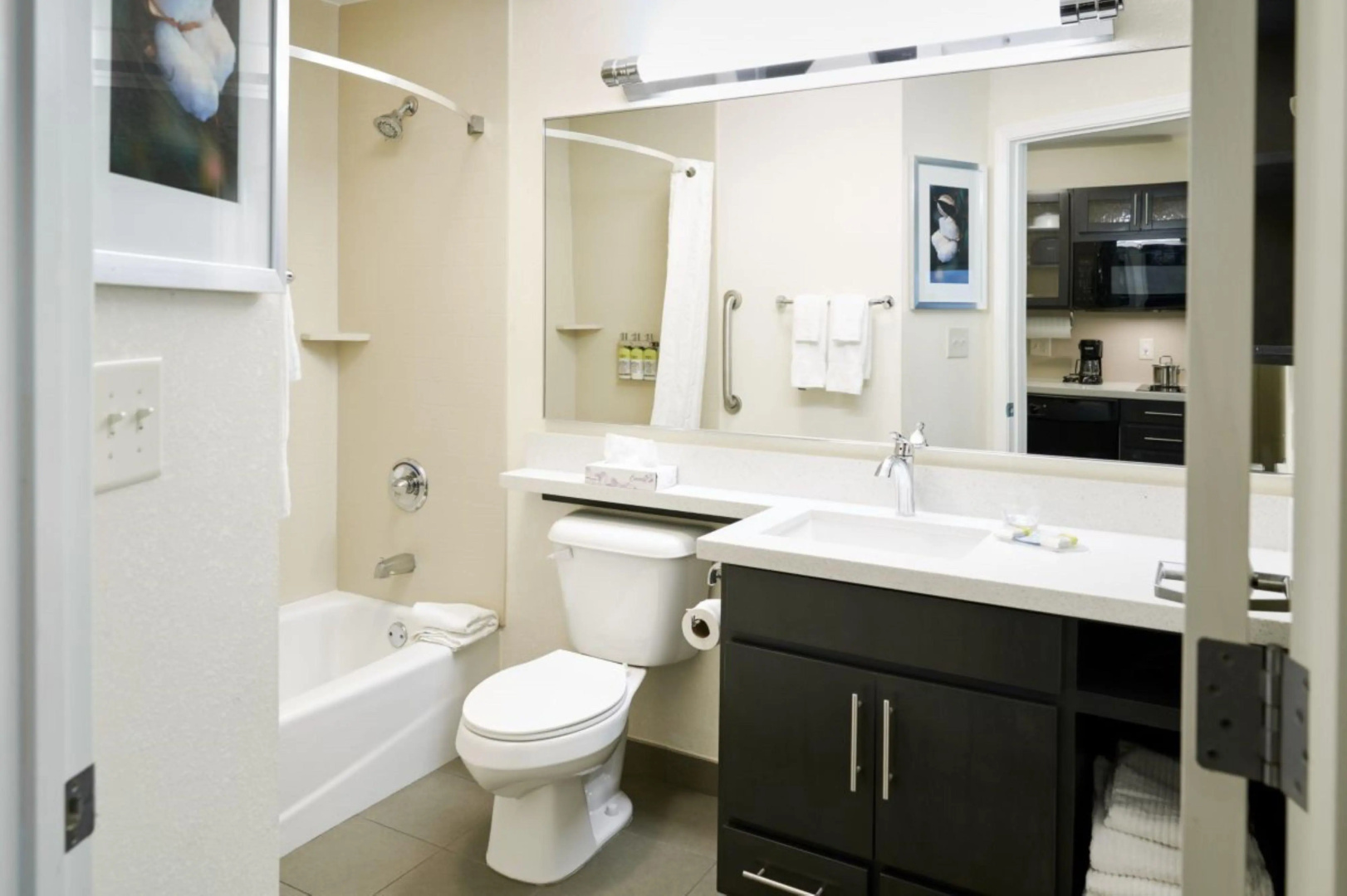 Sonesta Simply Suites Boston Braintree