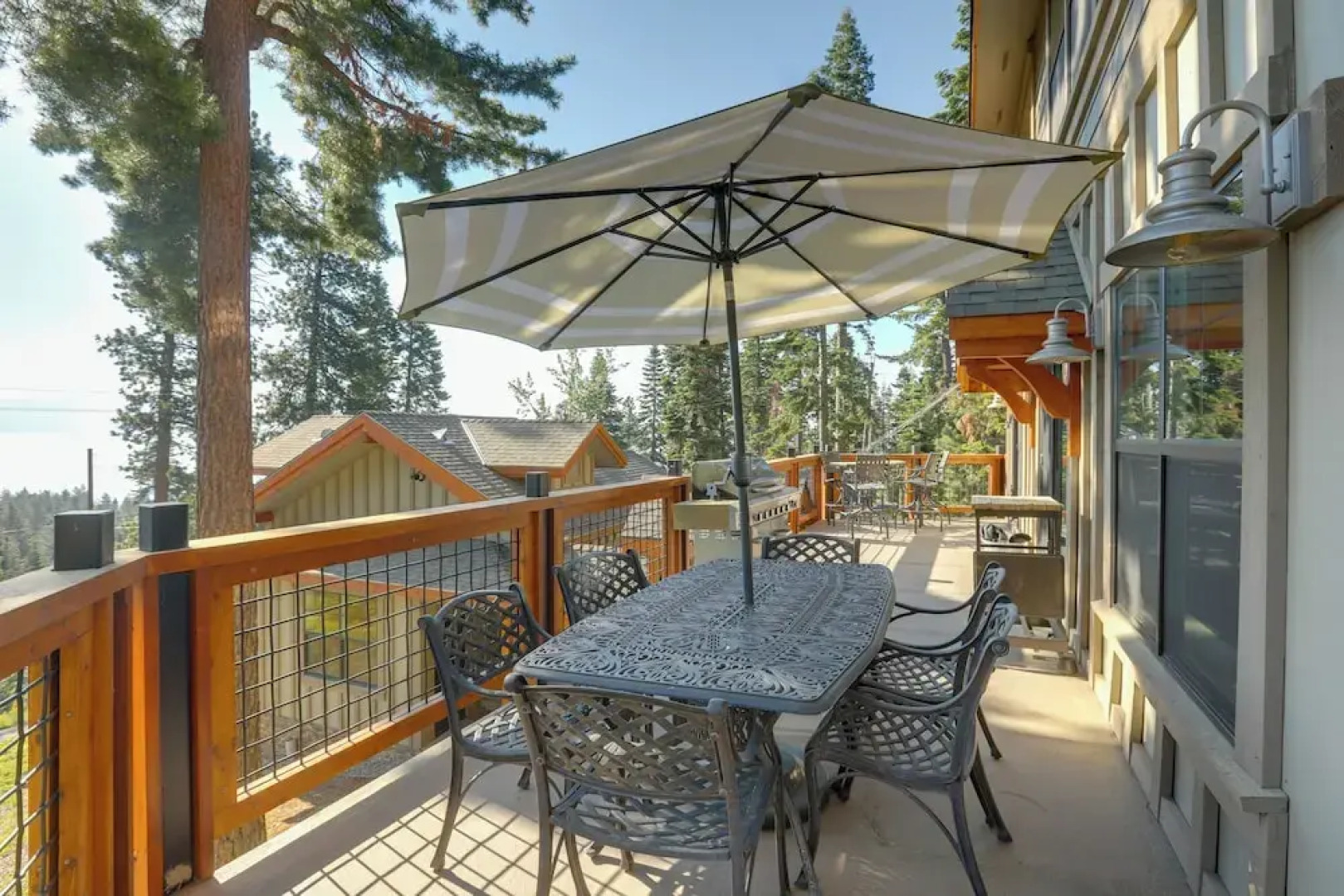 Lake Tahoe Views & Hot Tub: Stunning Luxury Home!