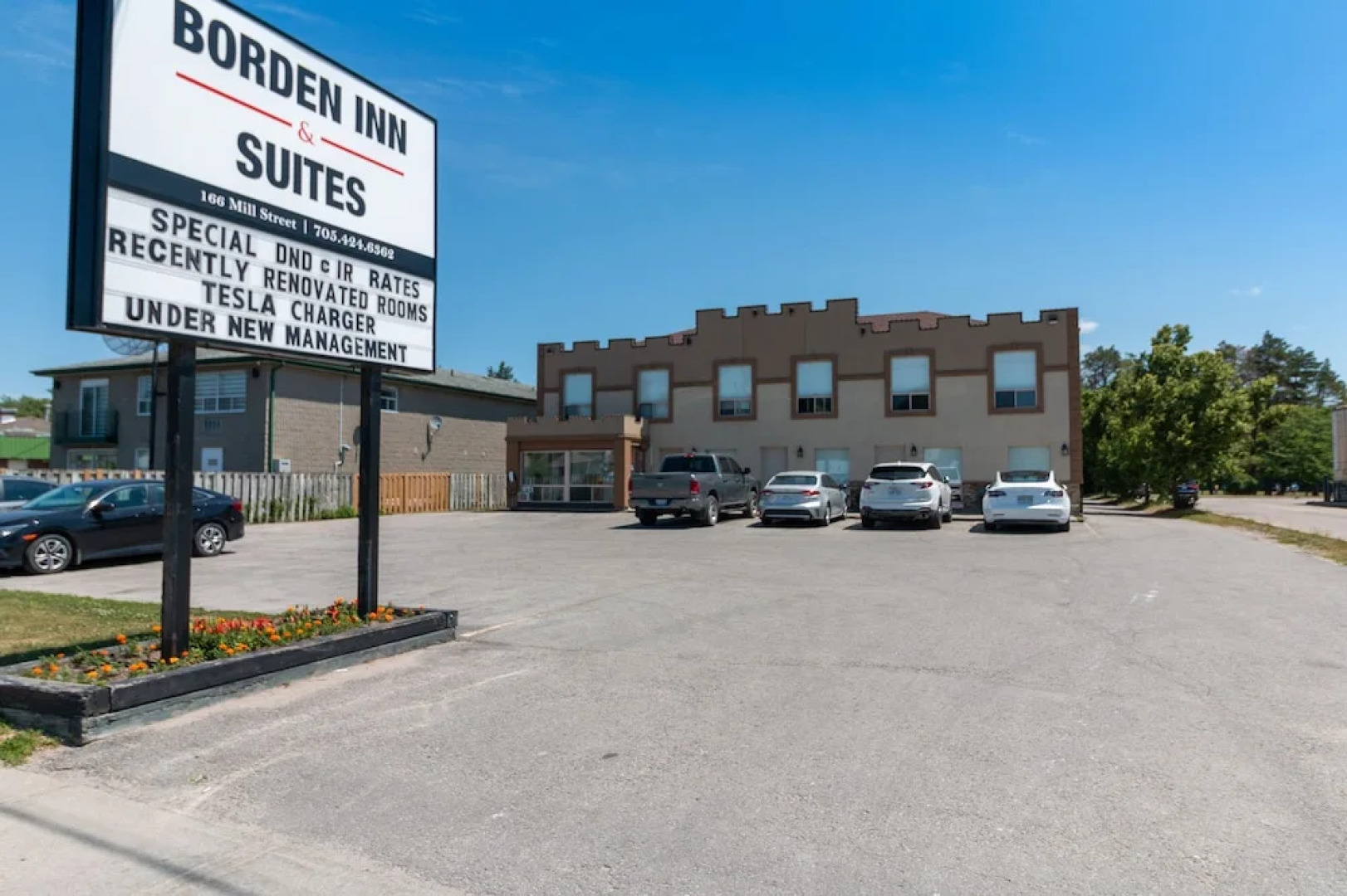 Borden Inn & Suites