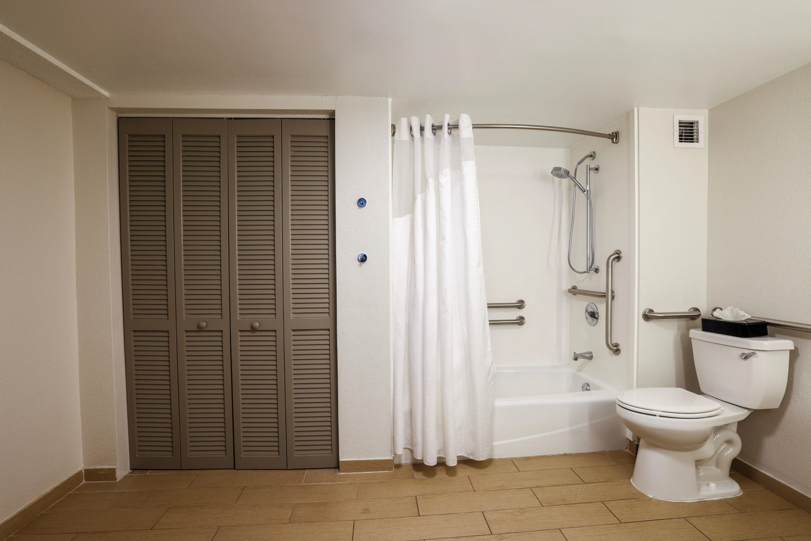 Holiday Inn Express Burlington by IHG