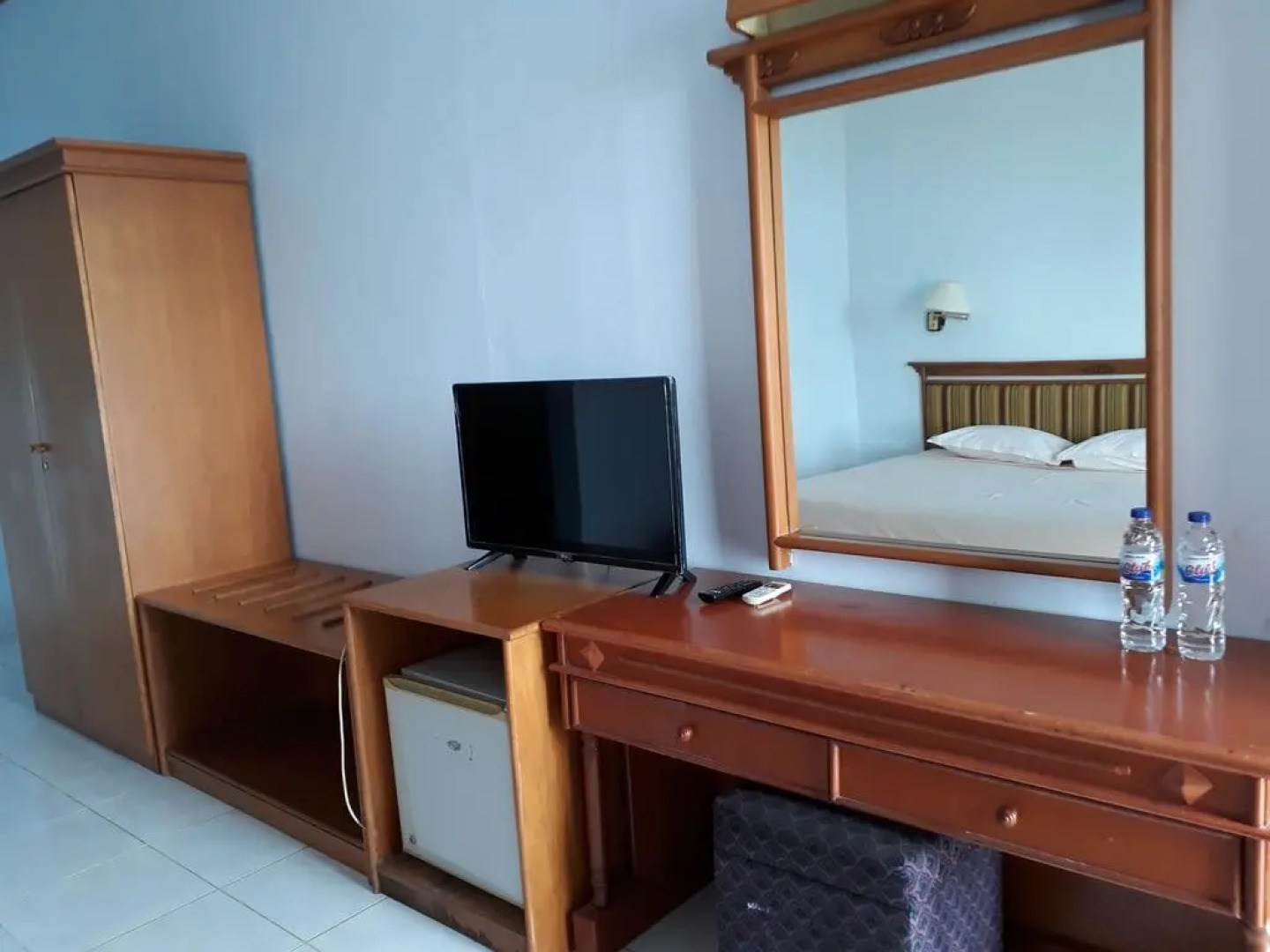 BUKIT KENARI Hotel & Restaurant