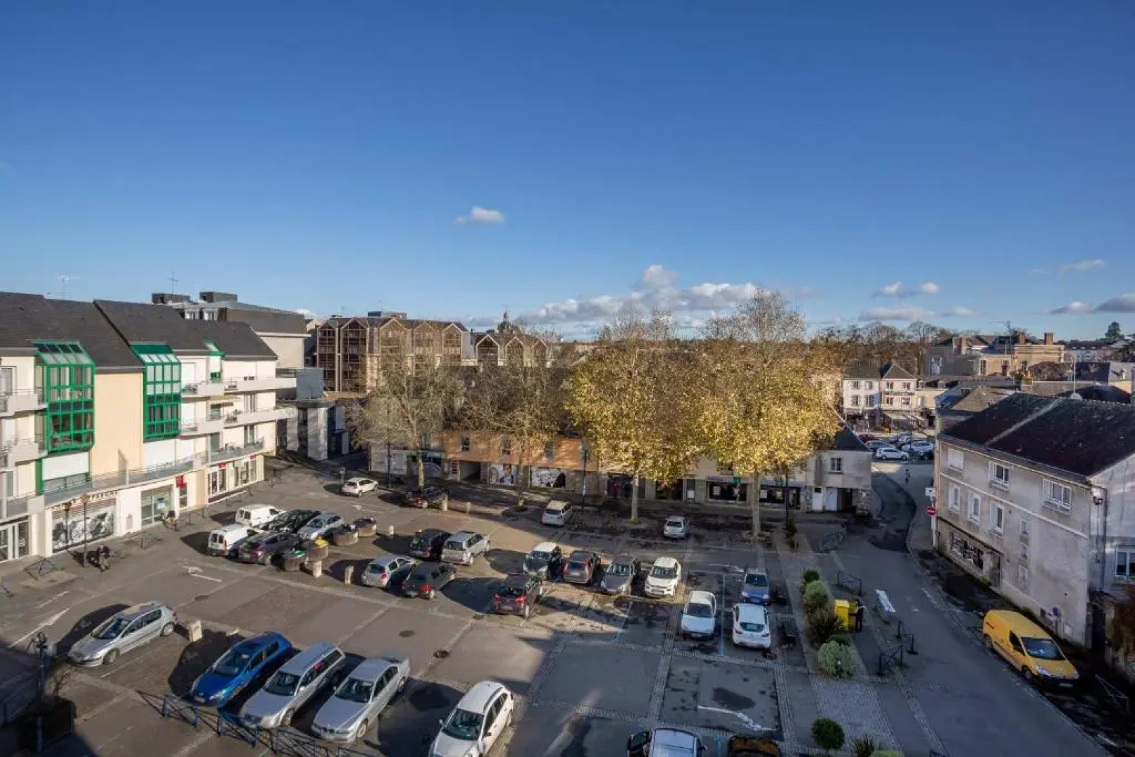 Le Mancini - Parking et Terrasse