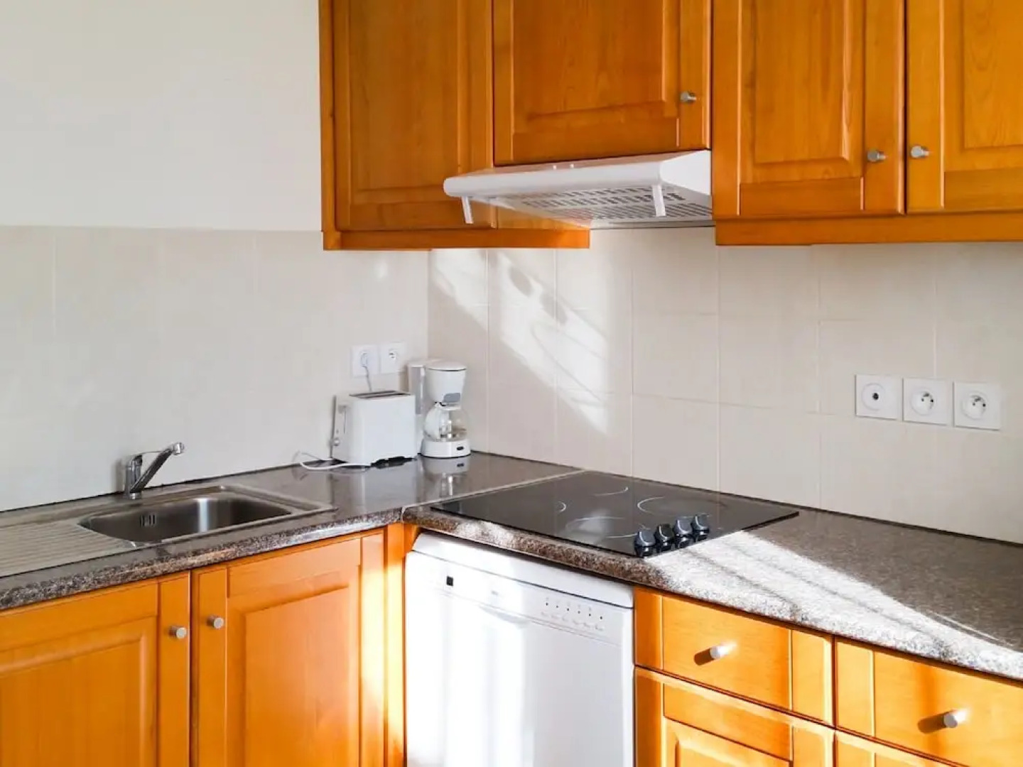 Beautiful, Comfortably Furnished Holiday Home in Corsica