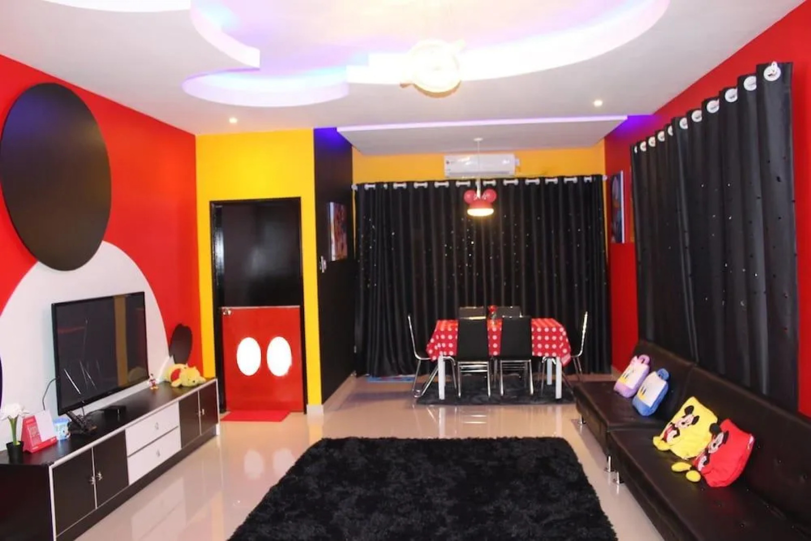 Mickey Mouse Signature Suite