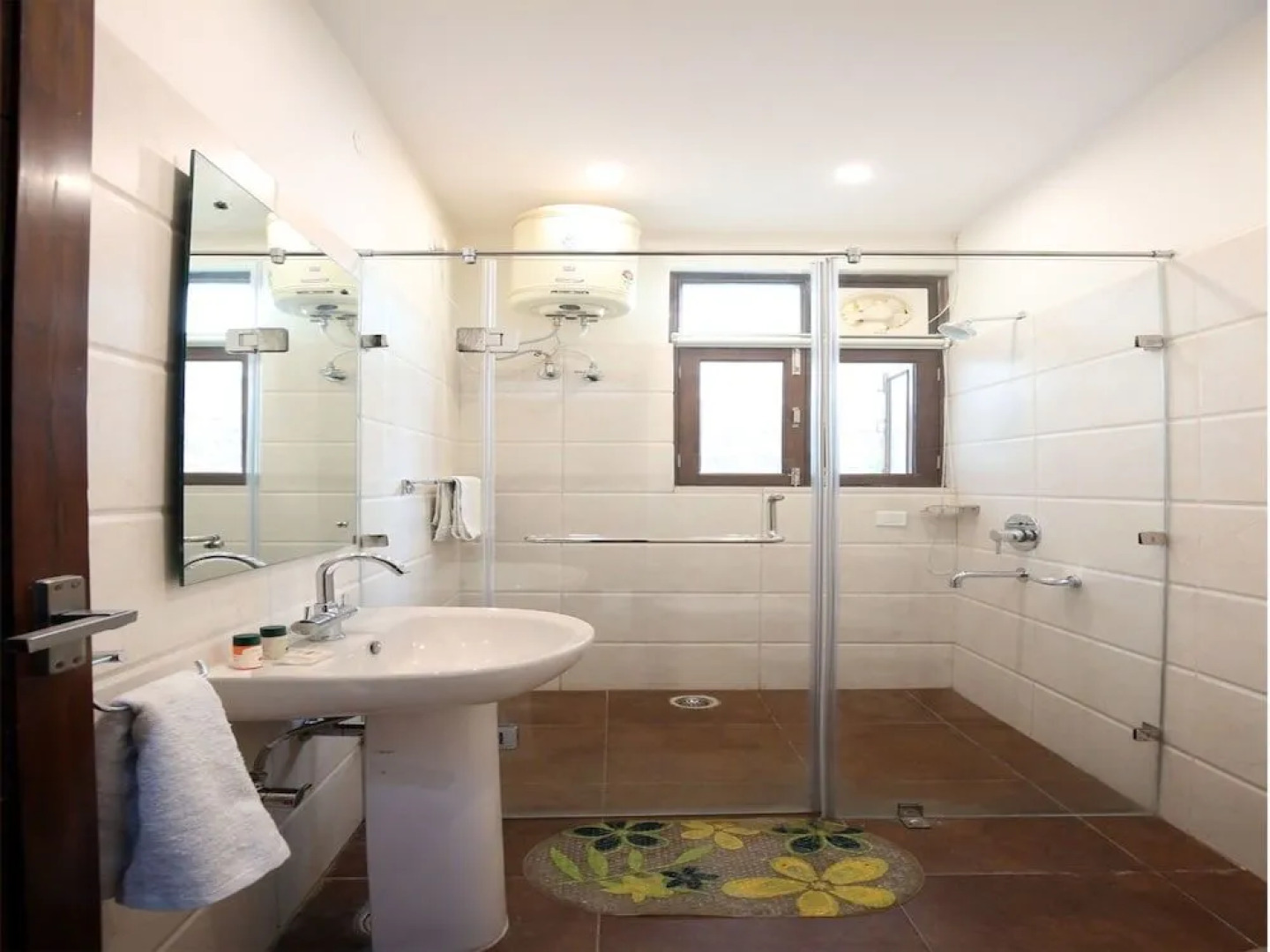 OYO 9308 Home Valley View 2 BHK Villa Near Kasauli