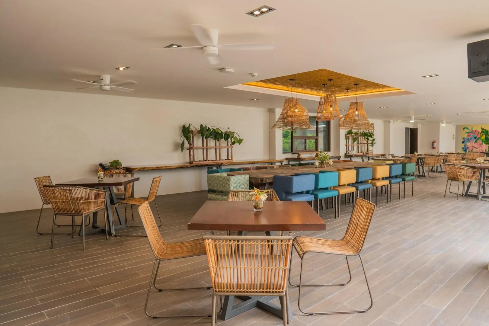 Charlie's El Nido