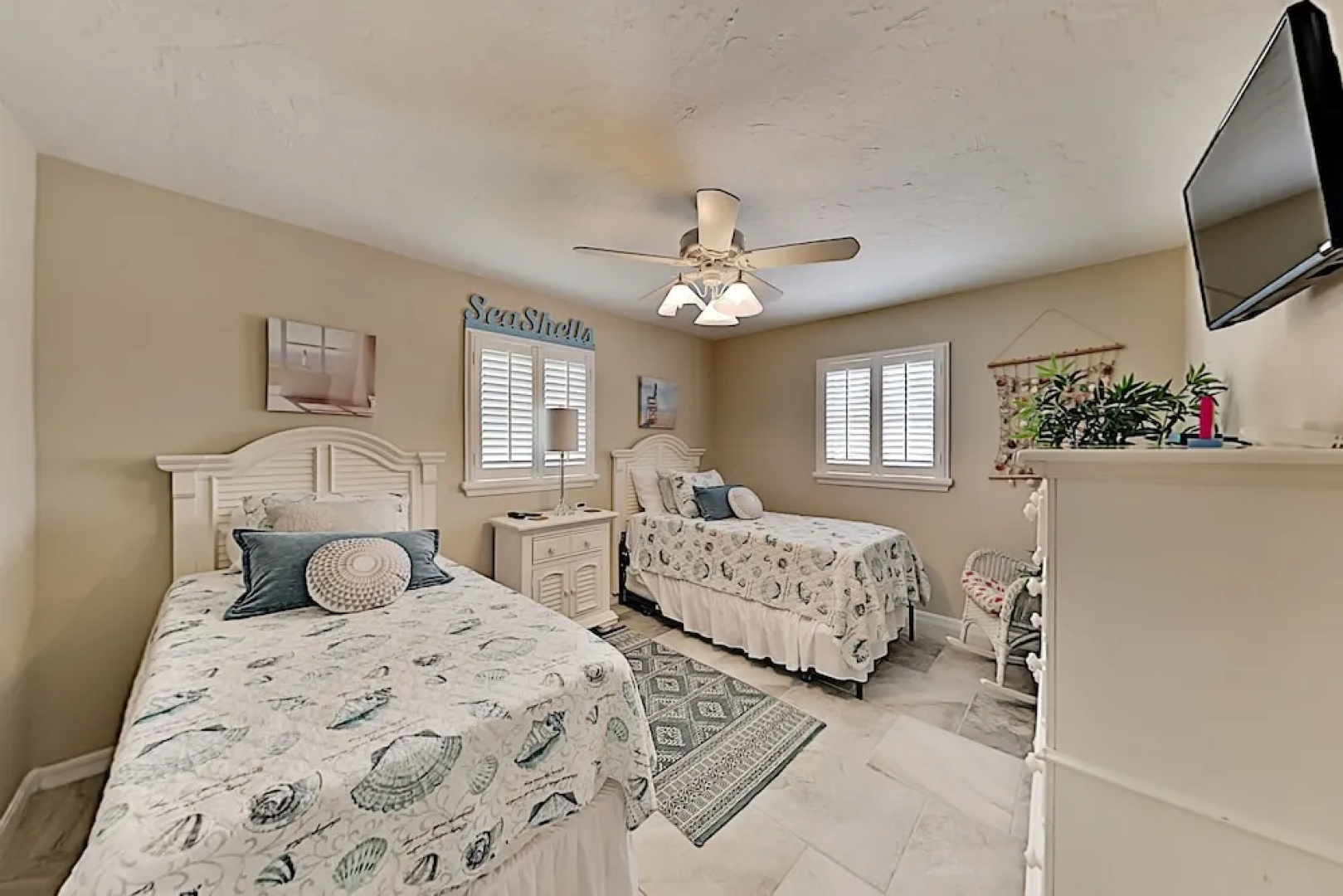 Canal-front Getaway W/ Pool - Minutes To Beach! 2 Bedroom Home
