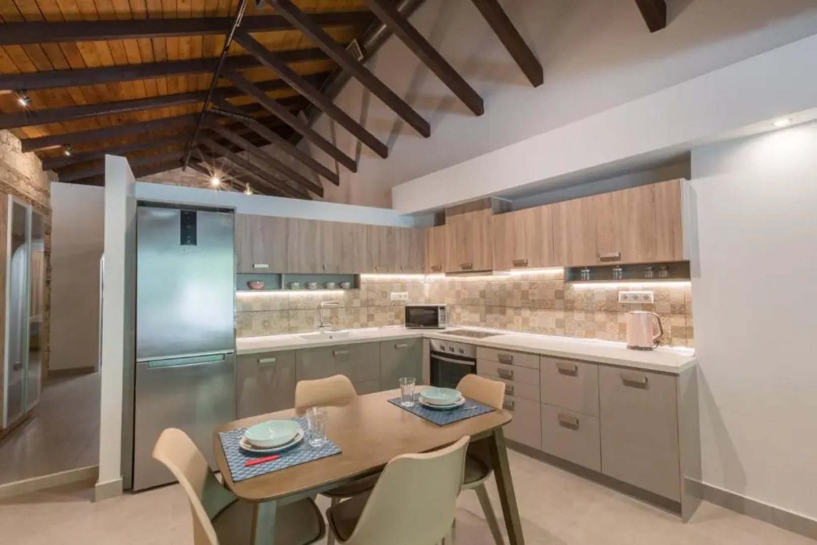 Casa Leone, cosy apartment overlooking the square