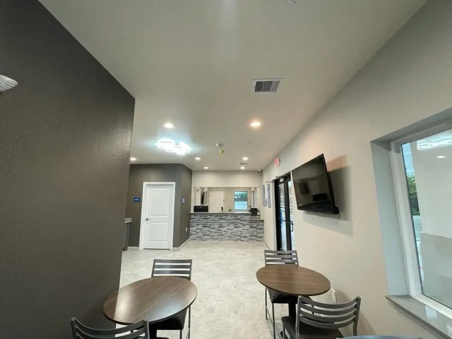 Palace Inn Blue - Garth Rd