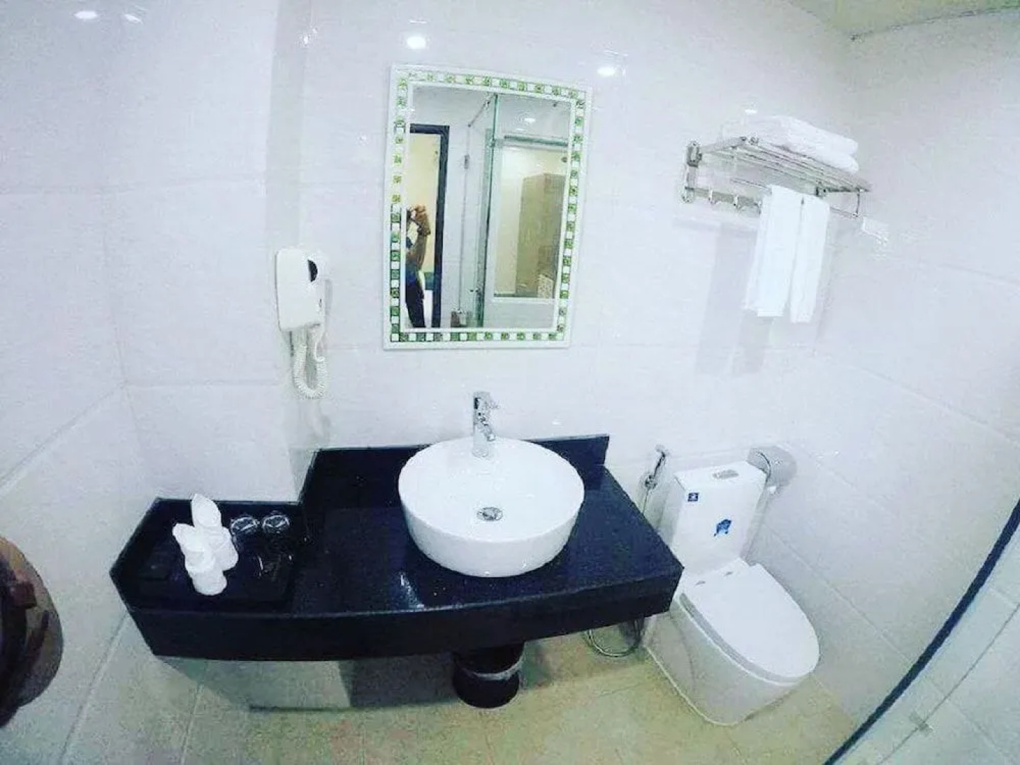 White Crown Hotel