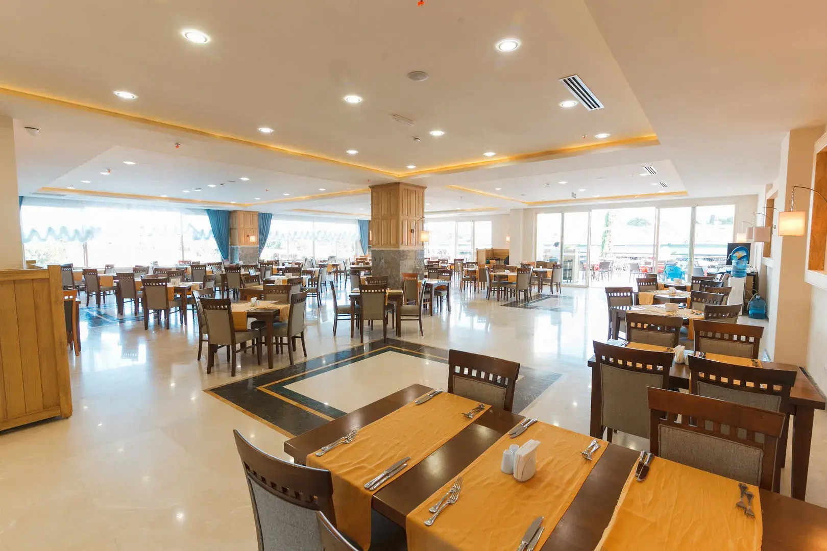 Отель L'Oceanica Beach Resort All Inclusive