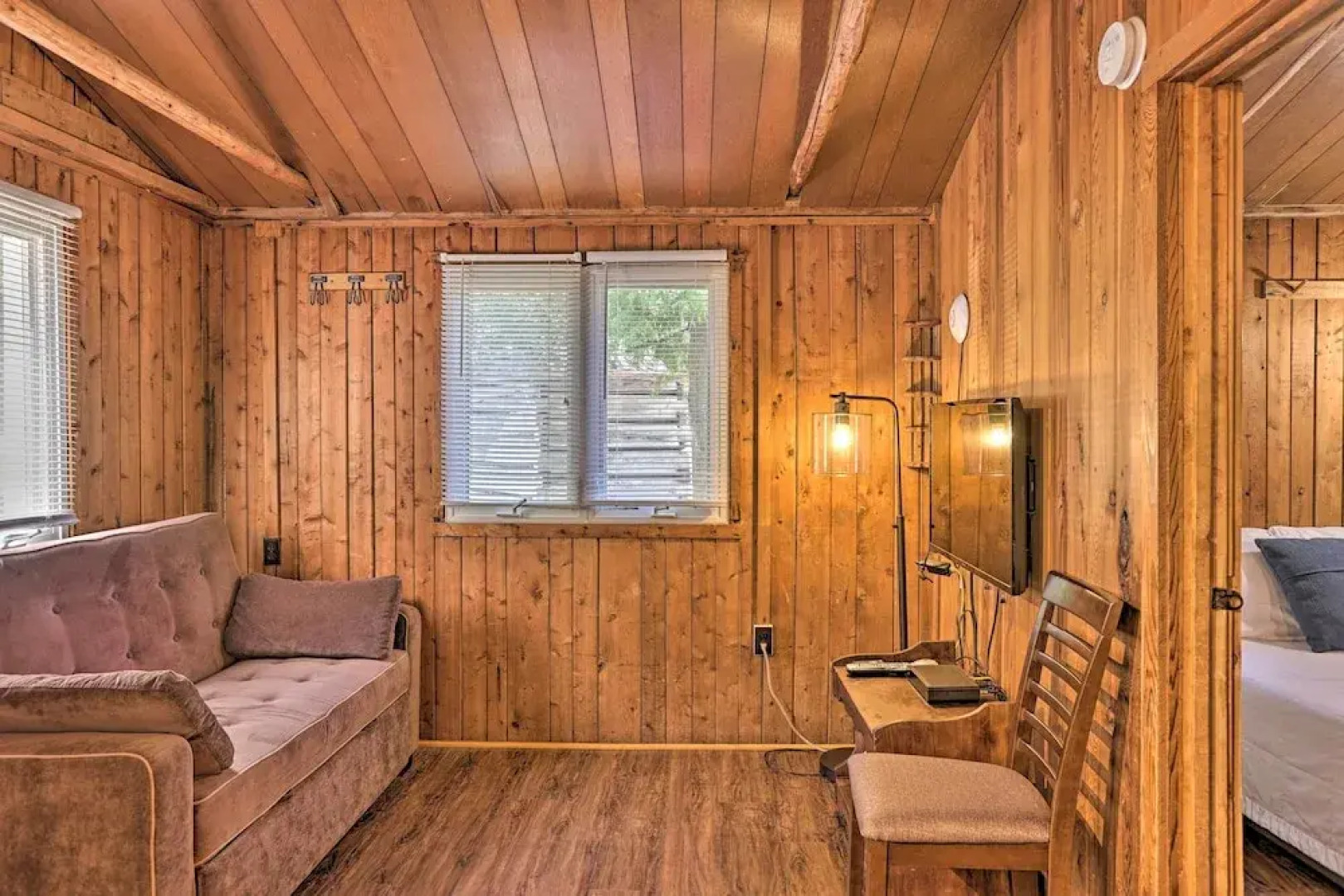 Charming Suttons Bay Cottage w/ Shared Waterfront!