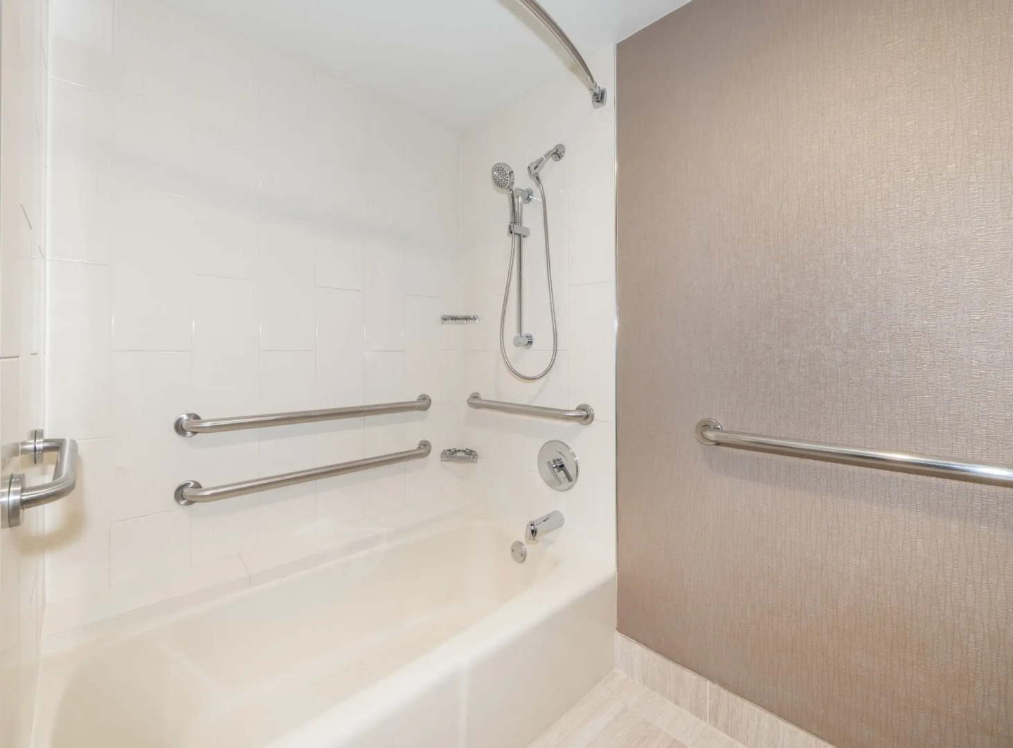 Embassy Suites by Hilton Chicago North Shore Deerfield