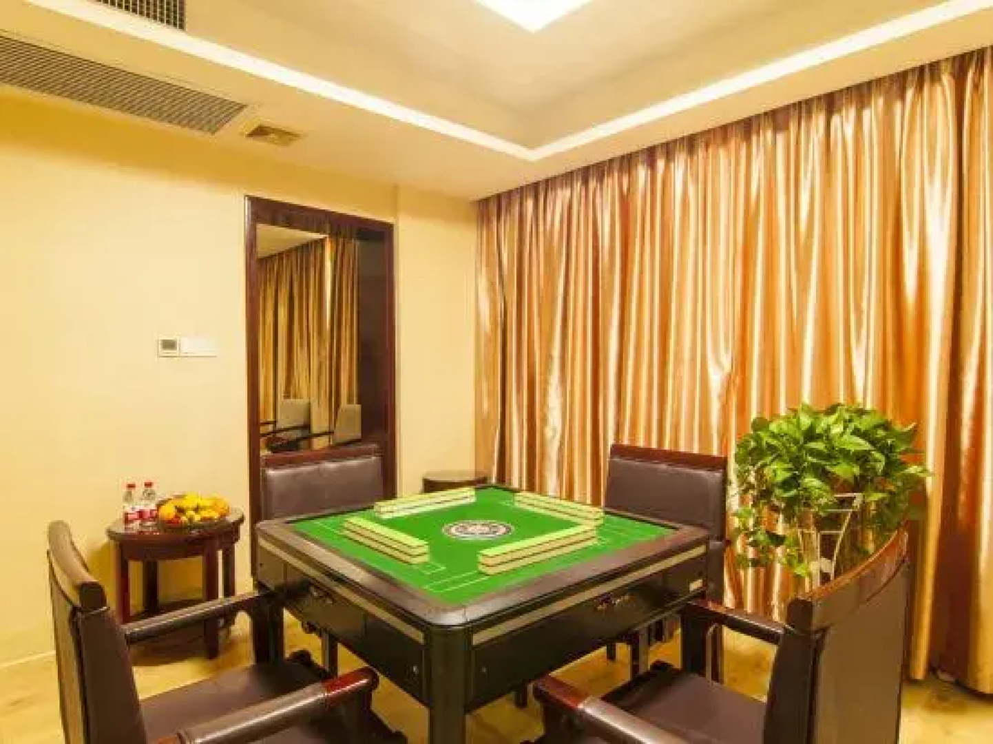Oriental Hawaii Holiday Hotel