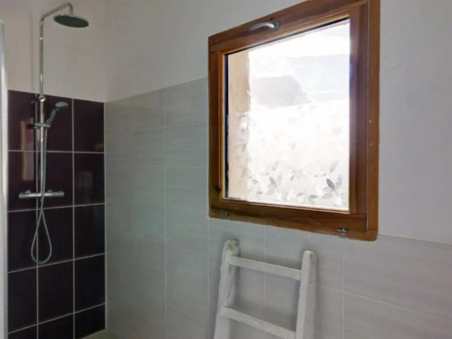 Gîte Saint-Marcel-de-Félines, 1 pièce, 2 personnes - FR-1-496-173