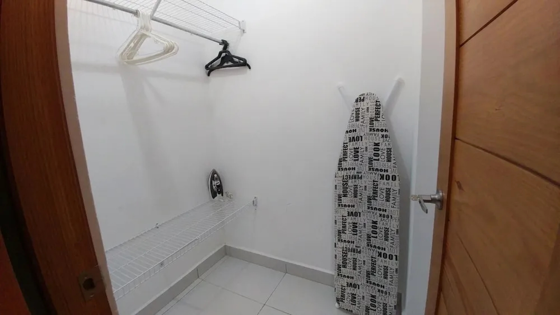 Tropical Condo BBQ Pool 5min to Airport