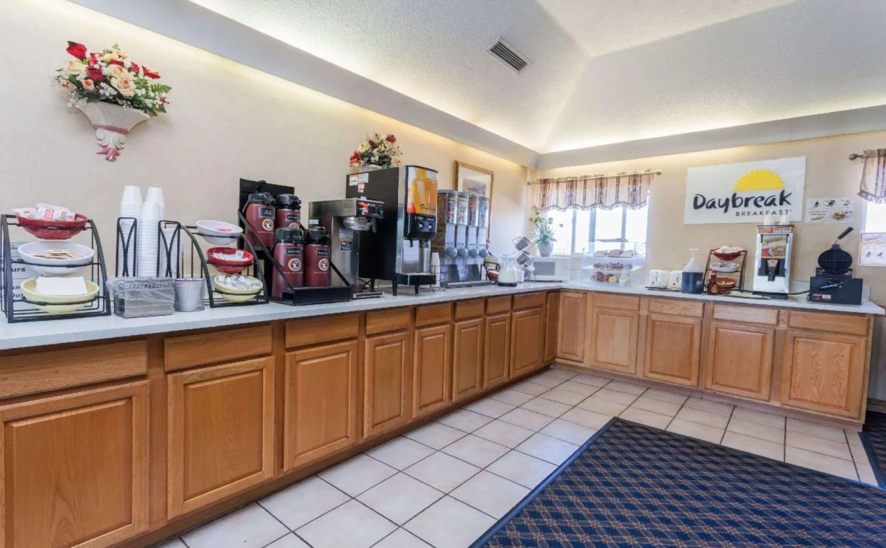 American Inn and Suites Dundee