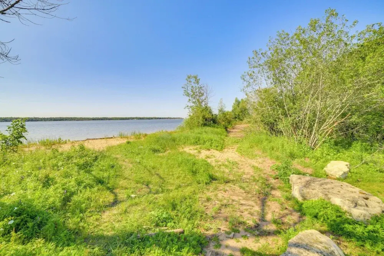 Walk to Waterfront: Michigan Retreat w/ Game Room