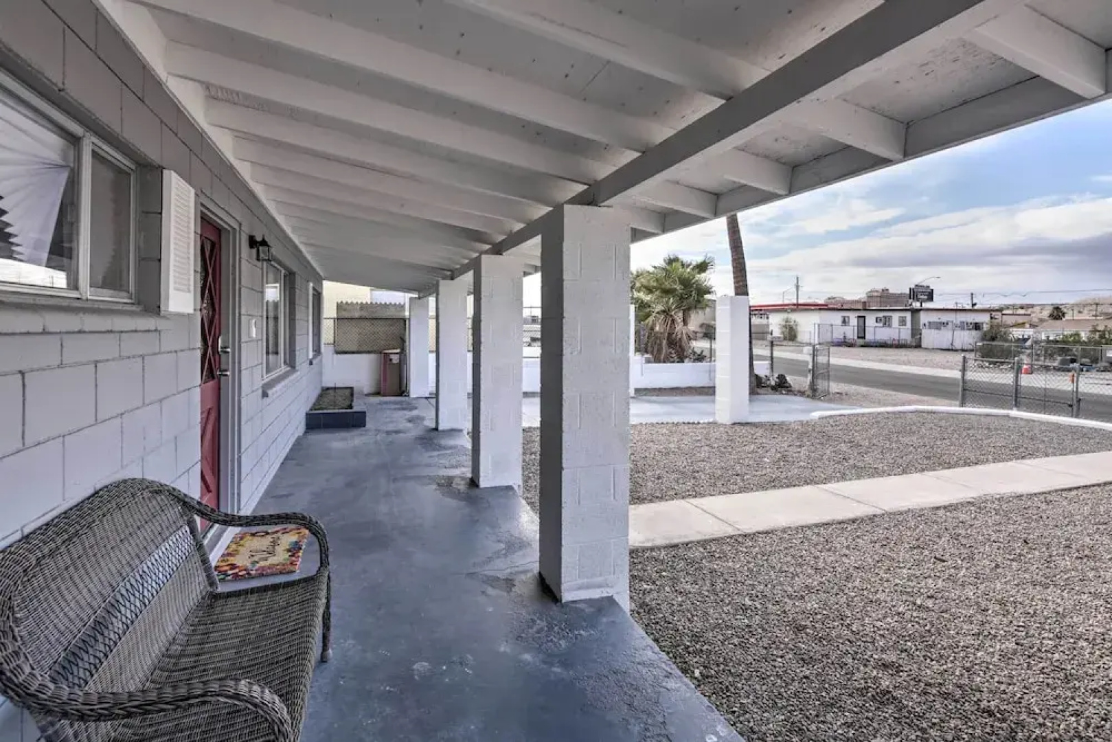 Centrally Located Gem With Laughlin Strip Views!