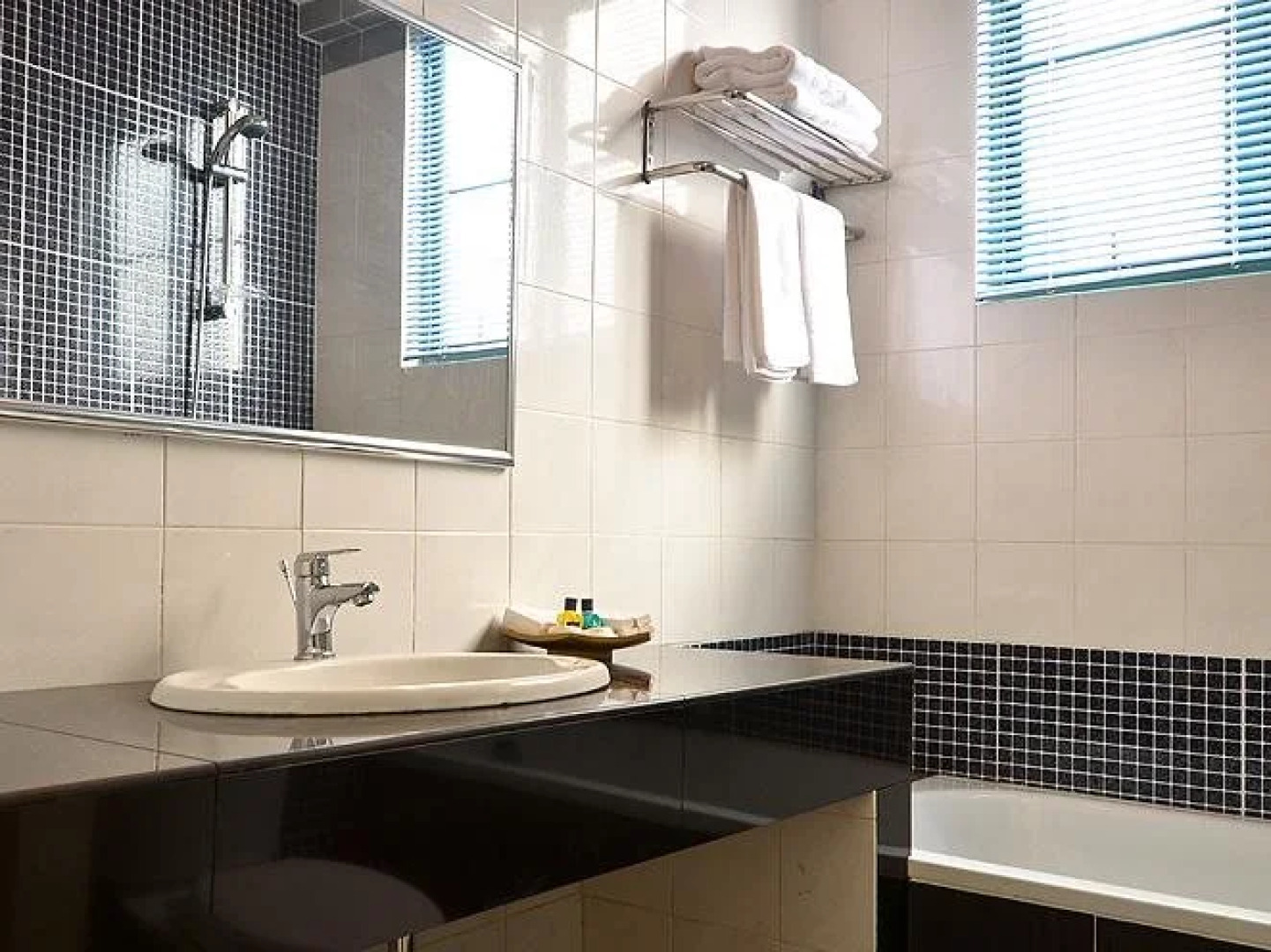 Jetty Suites Apartments