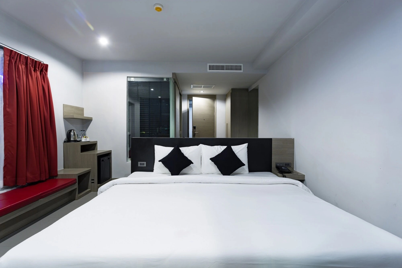 Neon Patong Hotel