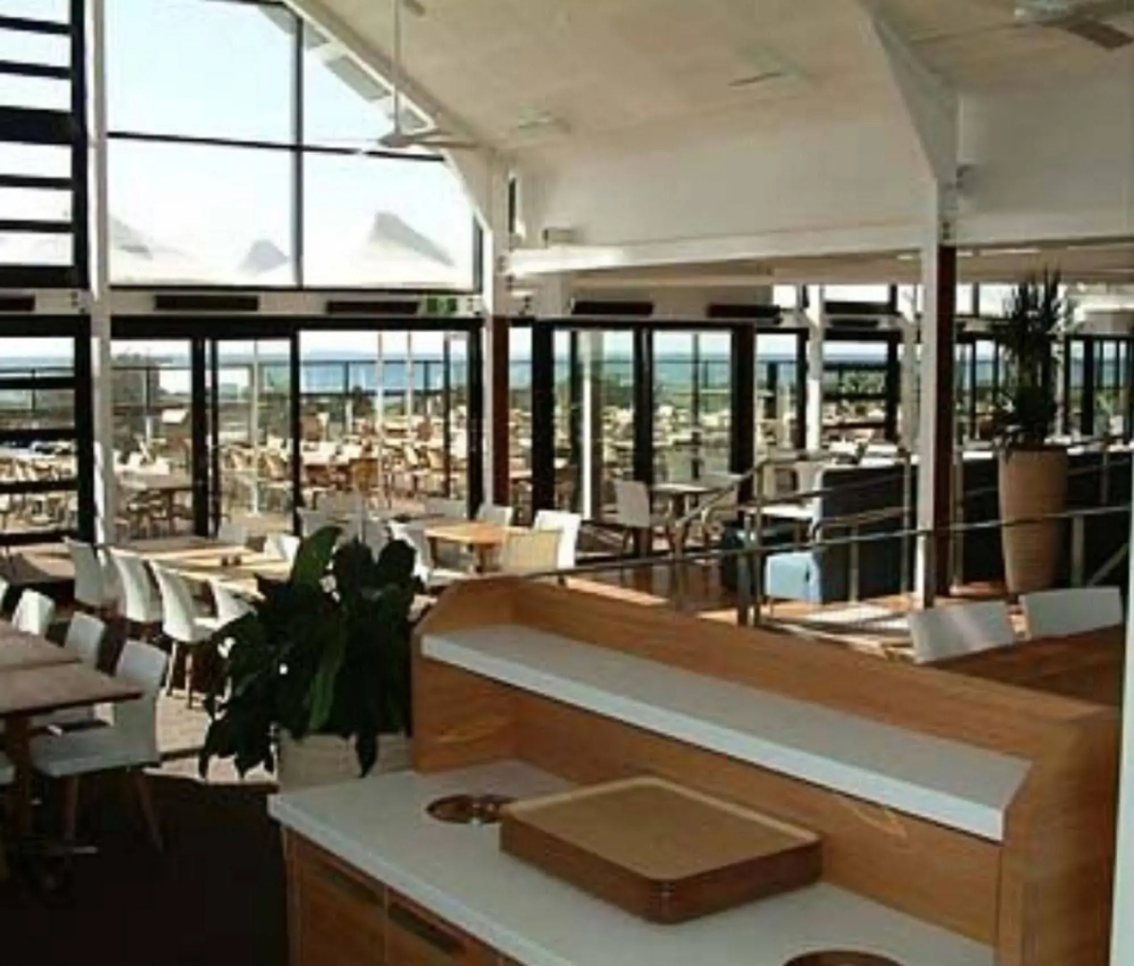 Caves Coastal Bar & Bungalows
