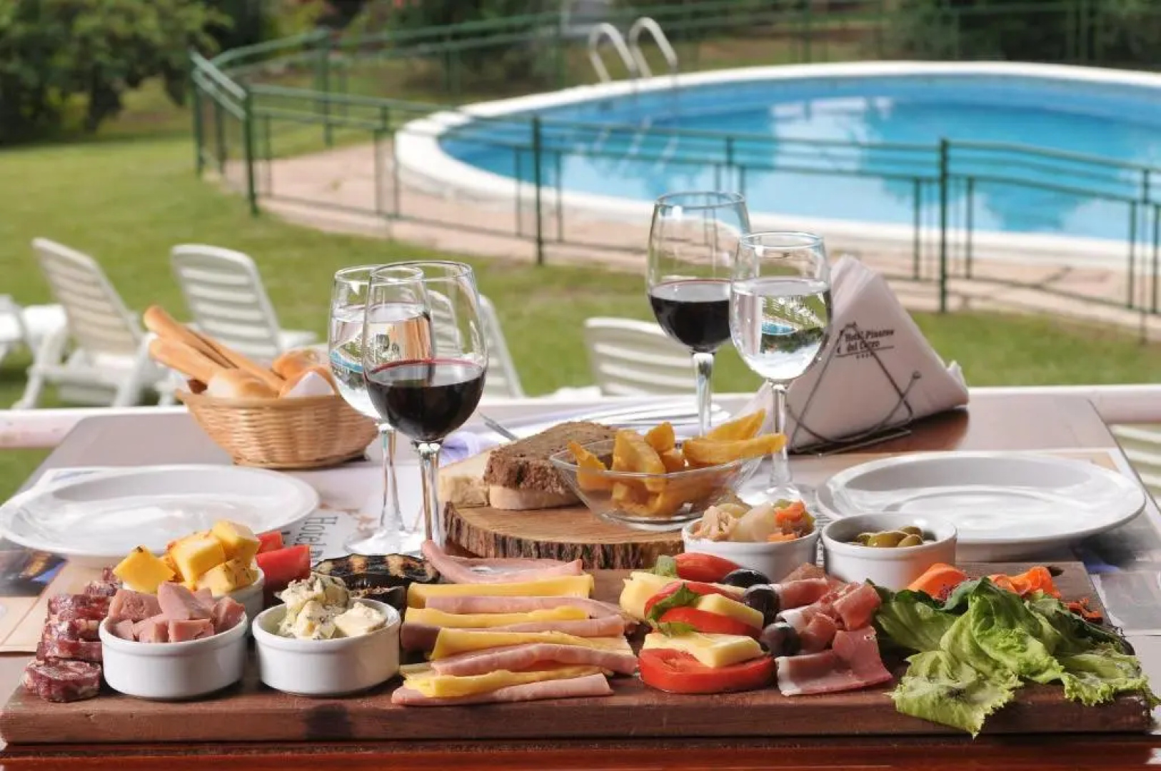 Pinares del Cerro Resort & Suites