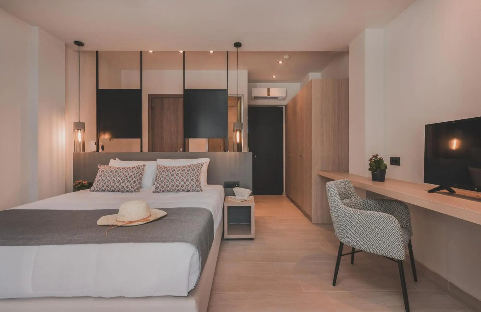 Cavo Suites