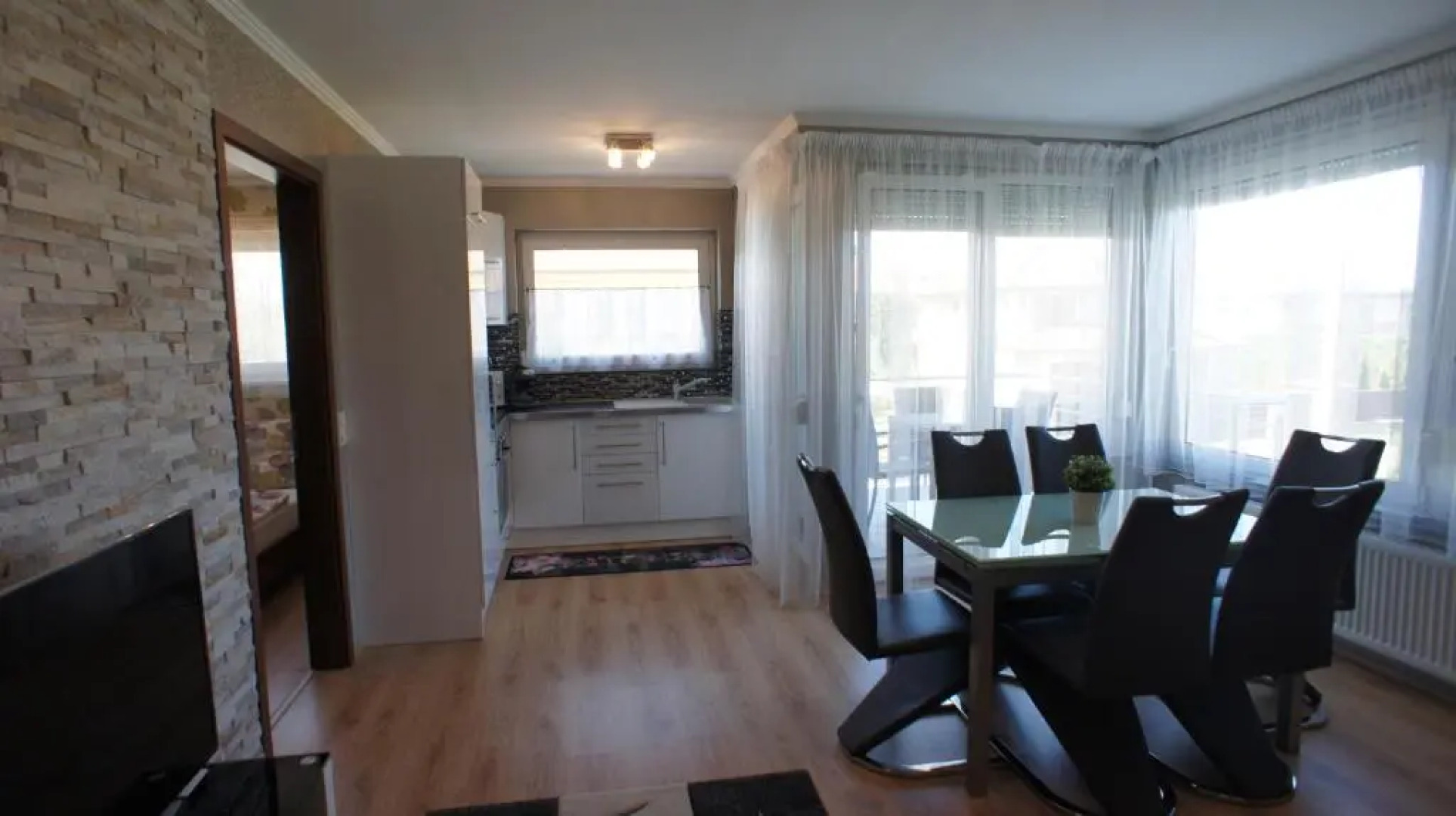 Tulip Family Apartment