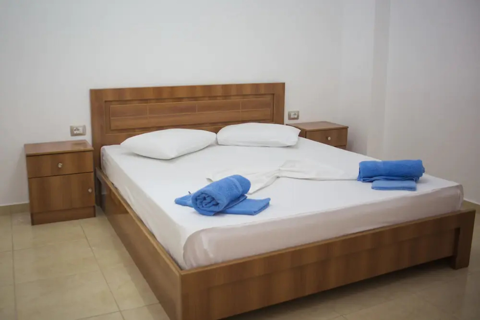 Aleksander Apartments