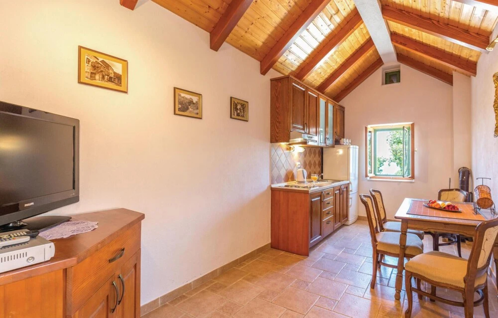 Amazing Home in Tucepi With Wifi and 1 Bedrooms