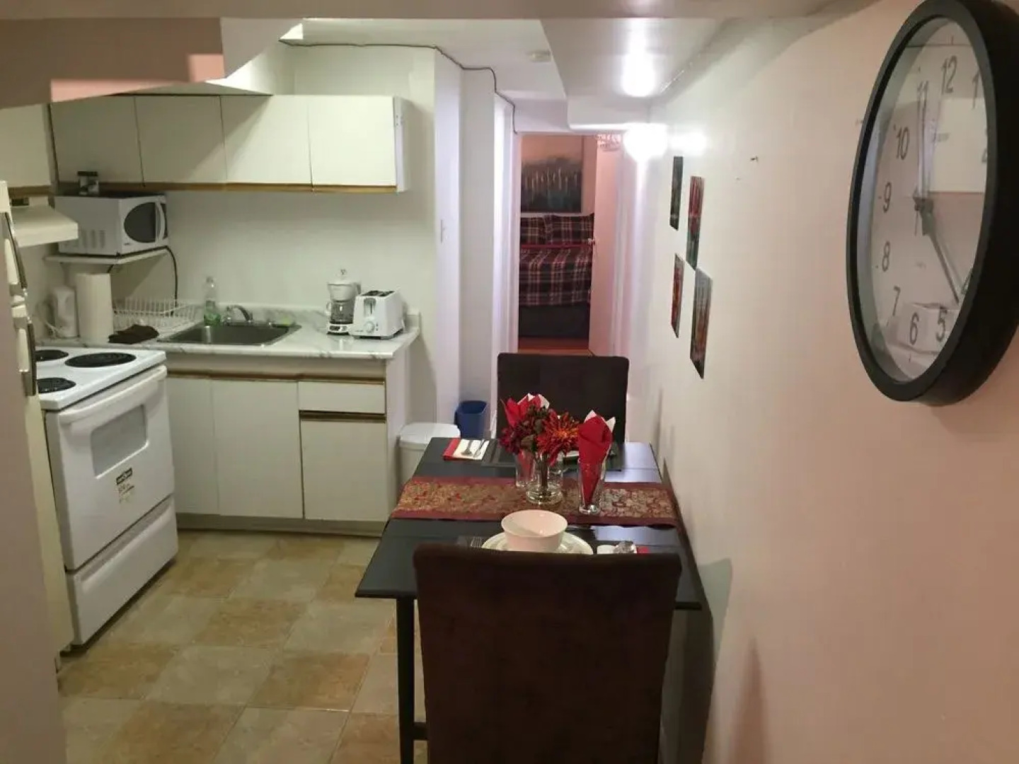 Adib Apartments - 840 Woodroffe Ave, Unit 2