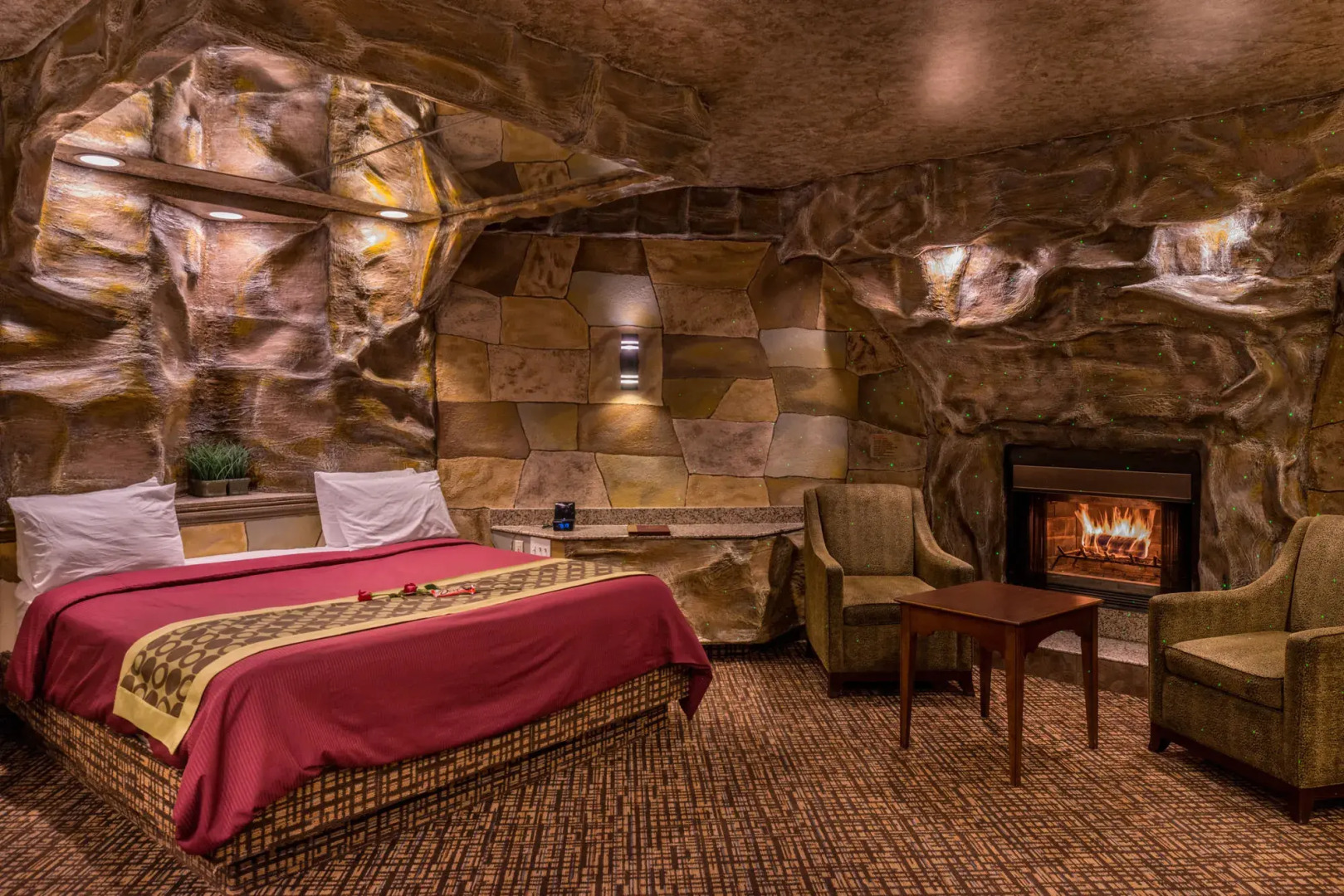 Inn of the Dove Romantic Suites with Jetted Tub & Fireplace