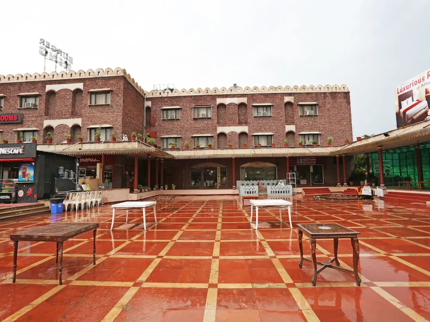 OYO 16565 Karnal Haveli