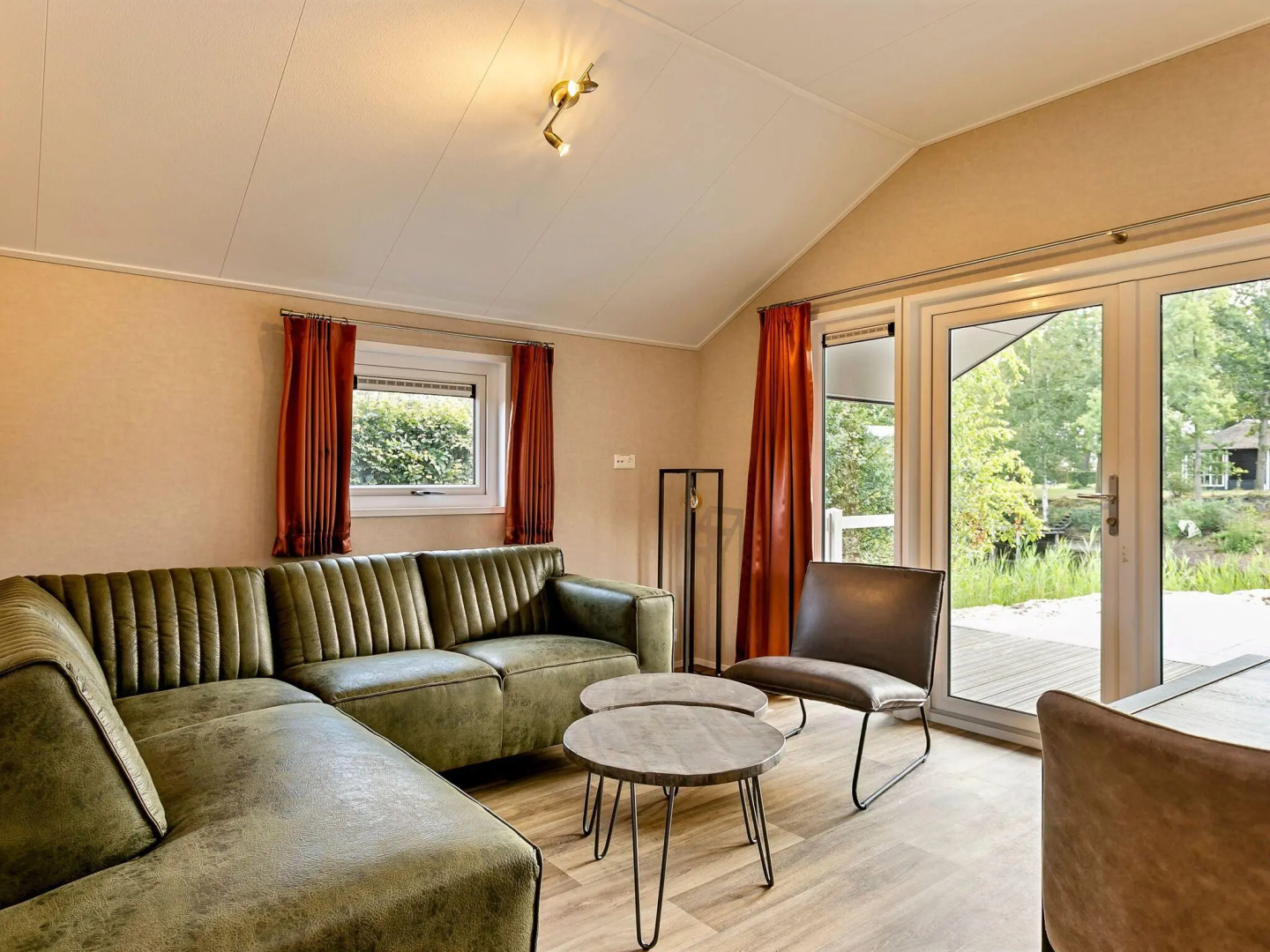 Premium Lodge Near Recreation Lake