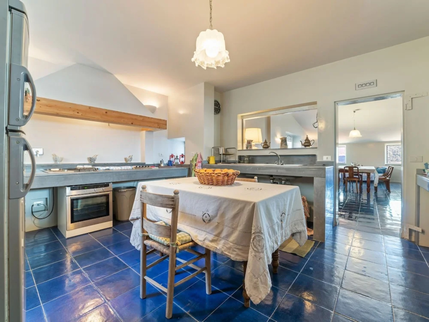 Vintage Holiday Home in Caselle in Pittari Near the Forest