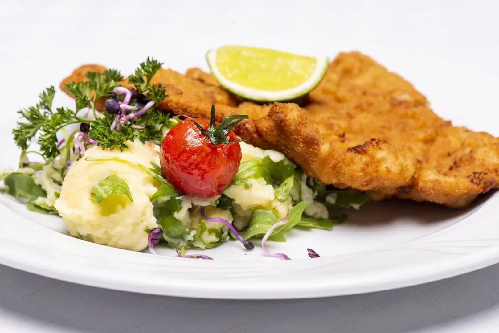 Gastland M1 Hotel & Conference Center